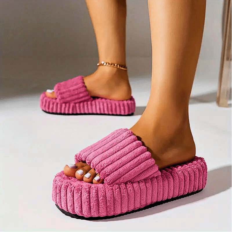 Luna Lush : Soft Slides Pink / US(5) | UK(3) | EU(36) Slippers